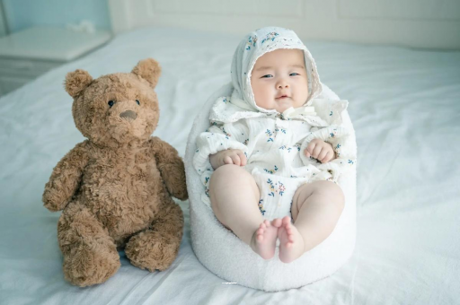 营口宝宝吃不饱母乳的症状